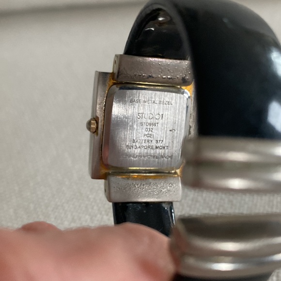 Vintage Studio L Quartz Bracelet Style Wristwatch Time Piece - Picture 4 of 7